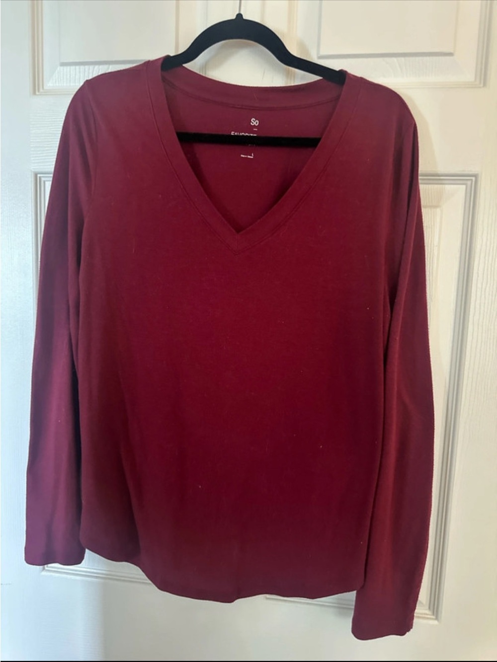 SO V-Neck Long Sleeve Sweater in Wine